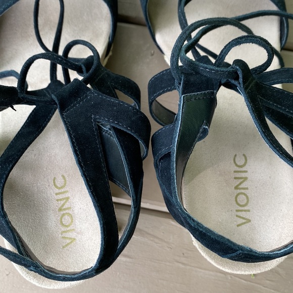 NWT Vionic Wedge Suede Sandals 11 - Picture 8 of 11